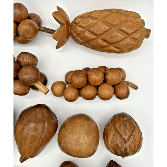 Lot of 14 Vintage Wooden Decorative Fruit Pieces SKU U133/L1 - Picture 3 of 7
